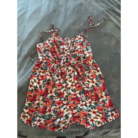 Floral Sleeveless Summer Romper With Adjustable Straps - Picture 3 of 10